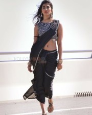 Actress Pooja Hegde Navel Photos