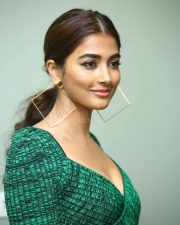 Actress Pooja Hegde Ultra Glam at Radhe Shyam Promotions Pictures 33 Actress Pooja Hegde Ultra Glam at Radhe Shyam Promotions Pictures 33