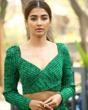 Actress Pooja Hegde Ultra Glam at Radhe Shyam Promotions Pictures 36 Actress Pooja Hegde Ultra Glam at Radhe Shyam Promotions Pictures 36