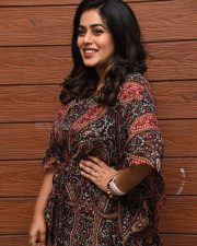 Actress Poorna at Aha Manchi Rojulochaie And 3 Roses Success Meet Photos 27