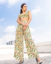 Raashii Khanna 22 Actress Raashi Khanna At Prati Roju Pandage Movie Interview Photos