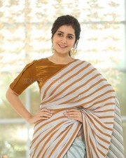 Raashii Khanna 3