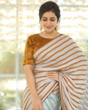 Raashii Khanna 2