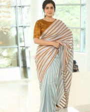 Raashii Khanna 1