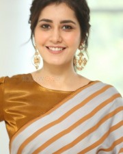 Actress Raashi Khanna At Prati Roju Pandage Movie Thanks Meet Pictures