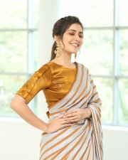 Actress Raashi Khanna At Prati Roju Pandage Movie Thanks Meet Pictures