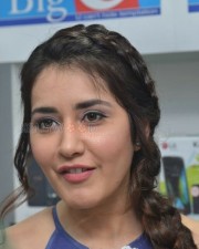 Raashii Khanna 53 Actress Raashi Khanna Launches Big C Mobile Store At Guntur Photos