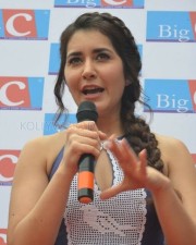 Raashii Khanna 48 Actress Raashi Khanna Launches Big C Mobile Store At Guntur Photos