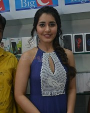 Raashii Khanna 39 Actress Raashi Khanna Launches Big C Mobile Store At Guntur Photos