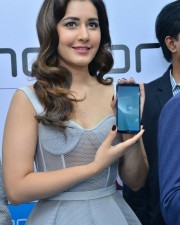 Raashii Khanna 32 Actress Raashi Khanna Launching Honor Mobiles Photos