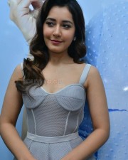 Raashii Khanna 27