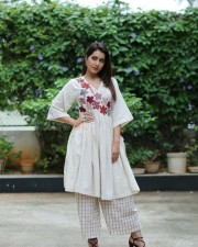 Raashii Khanna 8 Actress Raashi Khanna New Photo Shoot Pictures