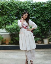 Raashii Khanna 7 Actress Raashi Khanna New Photo Shoot Pictures