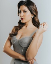 Raashii Khanna 57 Actress Raashi Khanna New Photoshoot Pictures