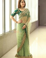 Actress Raashi Khanna Sexy New Photos
