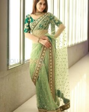 Actress Raashi Khanna Sexy New Photos