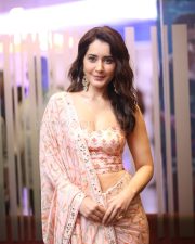 Actress Raashi Khanna at Telusu Kada Movie Trailer Launch Photos 22