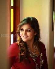 Actress Ramya Nambeesan New Photoshoot Pictures