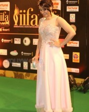 Raashii Khanna 14