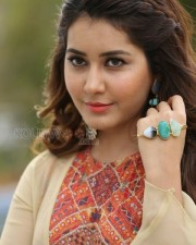 Raashii Khanna 23 Actress Rashi Khanna New Pictures