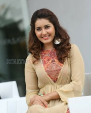 Raashii Khanna 16 Actress Rashi Khanna New Pictures