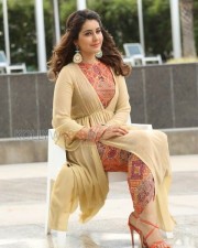 Raashii Khanna 12 Actress Rashi Khanna New Pictures