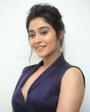 Actress Regina Cassandra At Evaru Movie Pre Release Event Photos
