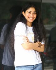 Actress Sai Pallavi at Virata Parvam Movie Interview Pictures 05