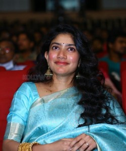 Actress Sai Pallavi at Virata Parvam Movie Pre Release Event Photos 04