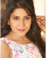 Actress Sakshi Agarwal Sexy Photoshoot Stills