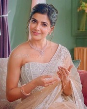 Actress Samantha Ruth Prabhu in a Corset Blouse and Transparent White Saree with a Diamond Necklace Photos 04