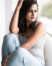 Shraddha Srinath 18 Actress Shraddha Srinath Photoshoot Pictures