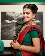 Actress Sshraddha Srinath Photos