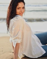Actress Sunaina Beach Photoshoot Pictures 03