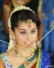 Taapsee Pannu 4 Actress Tapsee In Traditional Dress Photos