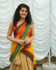 Taapsee Pannu 4 Actress Tapsee Saree Photos