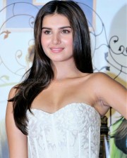 Actress Tara Sutaria Strapless White Dress Picture 01 Actress Tara Sutaria Strapless White Dress Picture 01
