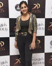 Yashika Aannand (Yaashika Aanand) 48 Actress Yaashika Aanand At Sillu Karupattu Movie Premiere Show Pictures