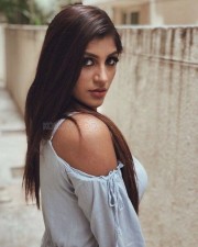 Yashika Aannand (Yaashika Aanand) 43 Actress Yaashika Anand Photoshoot Pictures