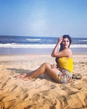 Yashika Aannand (Yaashika Aanand) 35 Actress Yaashika Anand Photoshoot Pictures