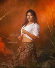 Actress Yaashika Anand Photoshoot Pictures