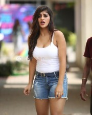 Yashika Aannand (Yaashika Aanand) 45 Actress Yashika Aannand Pics In Zombie Movie