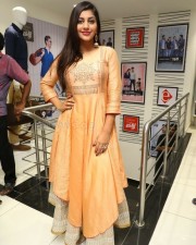 Yashika Aannand (Yaashika Aanand) 42 Actress Yashika Anand Launches Easybuyv S Th Store In Tamilnadu At Ambattur Photos