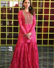 Aditi Rao Hydari at Maha Samudram Movie Interview Photos 26