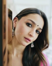 Alia Bhatt Cute Sexy Saree Pictures 01