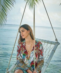 Ananya Panday in a Stunning Beach Glam Outfit Photos 02
