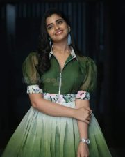 Anchor Shyamala at Manchi Rojulochaie Movie Pre Release Pictures 09