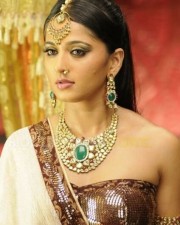 Anushka Shetty 1211 Anushka In Nagavalli Movie Pics