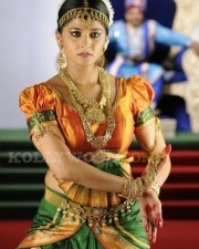 Anushka Shetty 1209 Anushka In Nagavalli Movie Pics