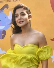 Anushka Sharma Sexy in Yellow at Slurp Farm Event Photos 10